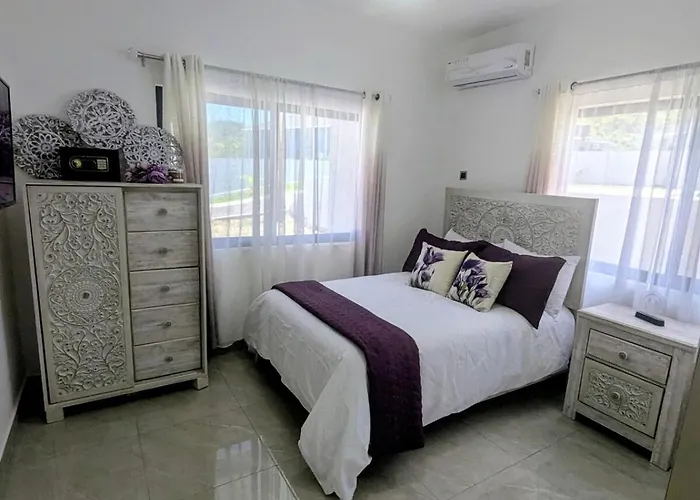 Villa Savannah's Charm- Cozy & Comfort In Paradise Mins From Runaway Bay